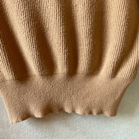 Philosophy sweater. Beige. Vneck. Size XL - Picture 2 of 8